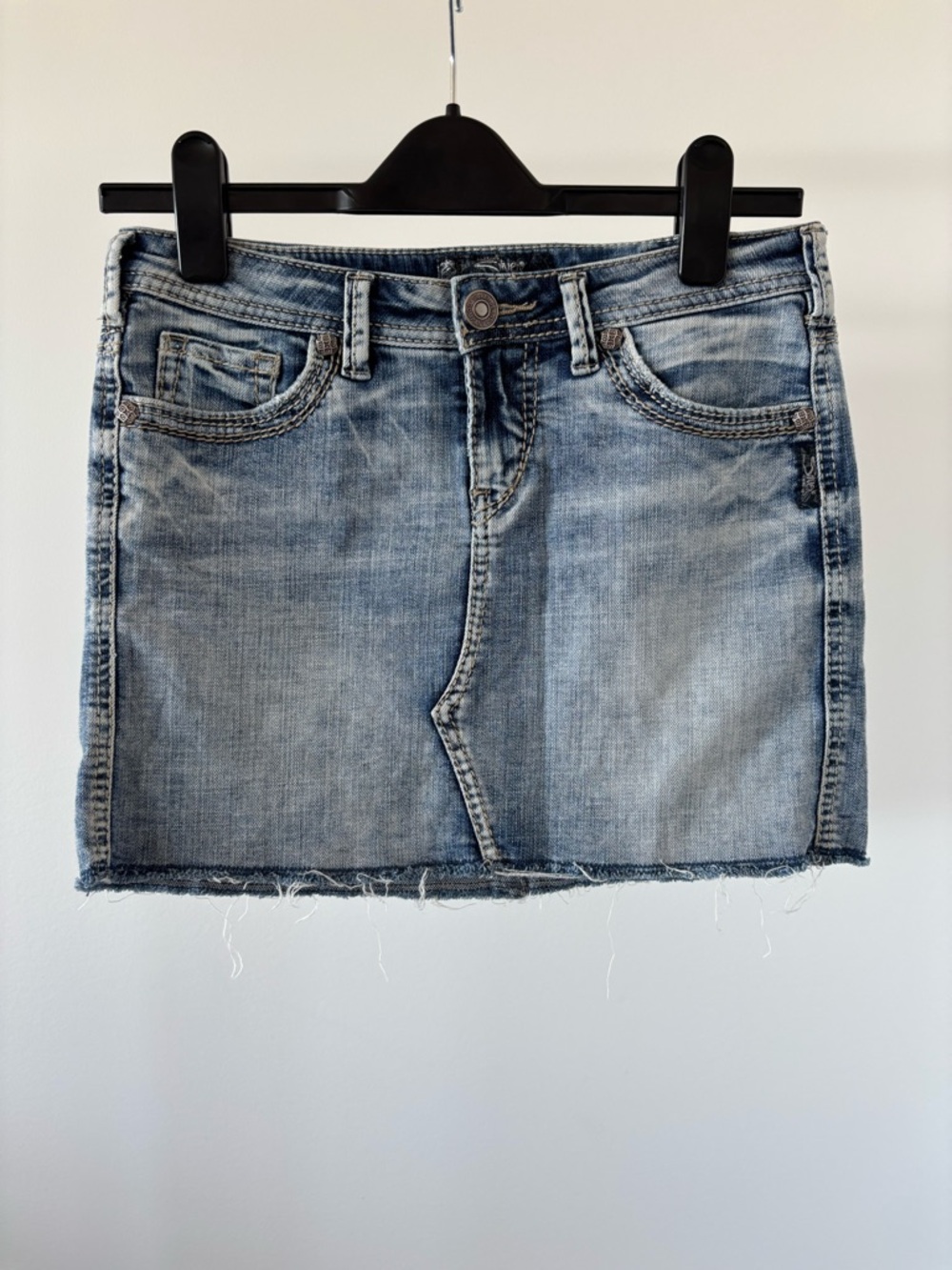 | Silver Jeans | ‘Francy’ Mid Mini Denim Skirt Women’s size w25